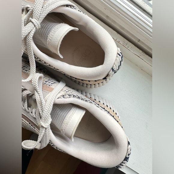 Chloe Nama Women’s sneakers, lightly worn and like-new. Size EU40/US10. - Picture 6 of 12